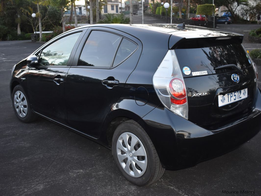 Toyota Aqua S Package Smart Entry in Mauritius