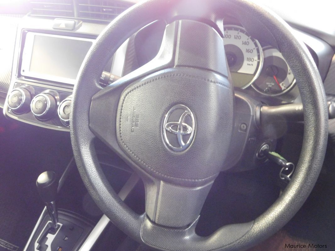 Toyota FIELDER - WHITE in Mauritius