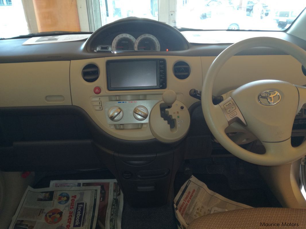 Toyota Sienta 7-Seater in Mauritius