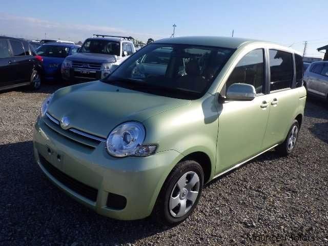 Toyota Sienta 7 seater in Mauritius