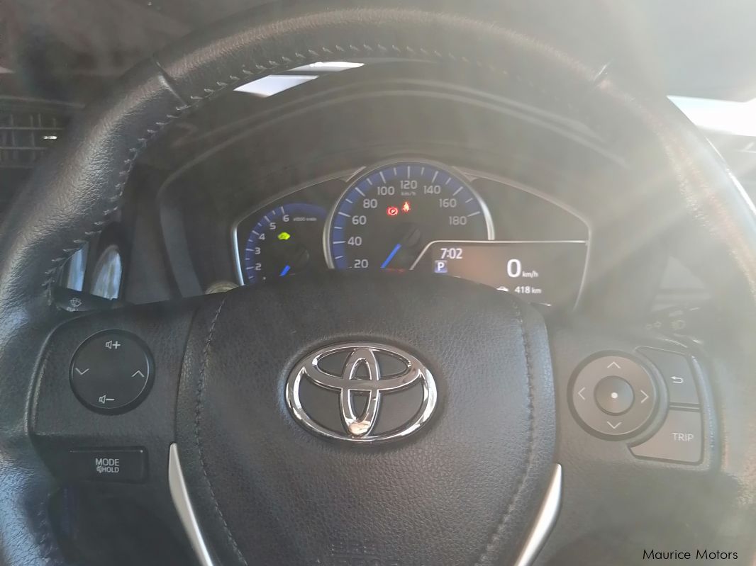 Toyota Toyota axio hybrid in Mauritius