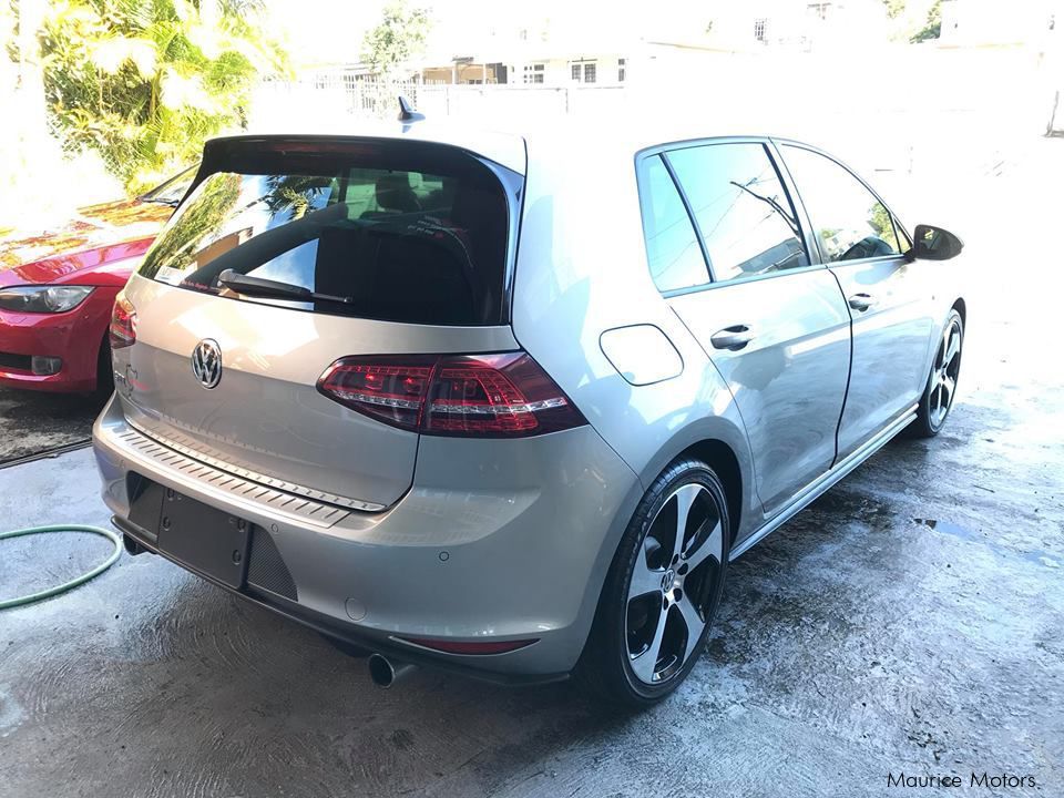 Volkswagen GOLF MK7 GTI 2,0 TURBO in Mauritius