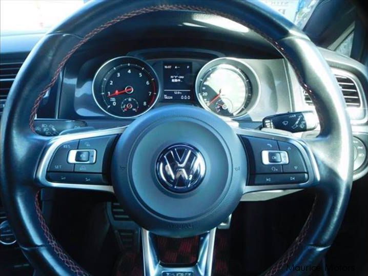 Volkswagen GOLF MK7 GTI 2,0 TURBO in Mauritius