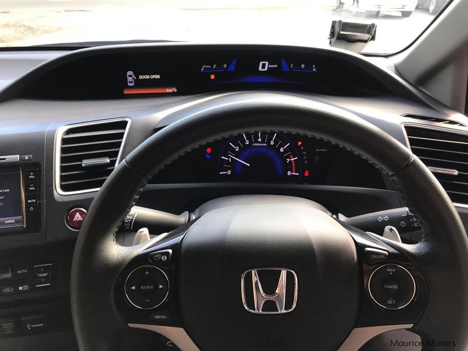 Honda CIVIC 1.6 I-VTEC STEPTRONIC in Mauritius