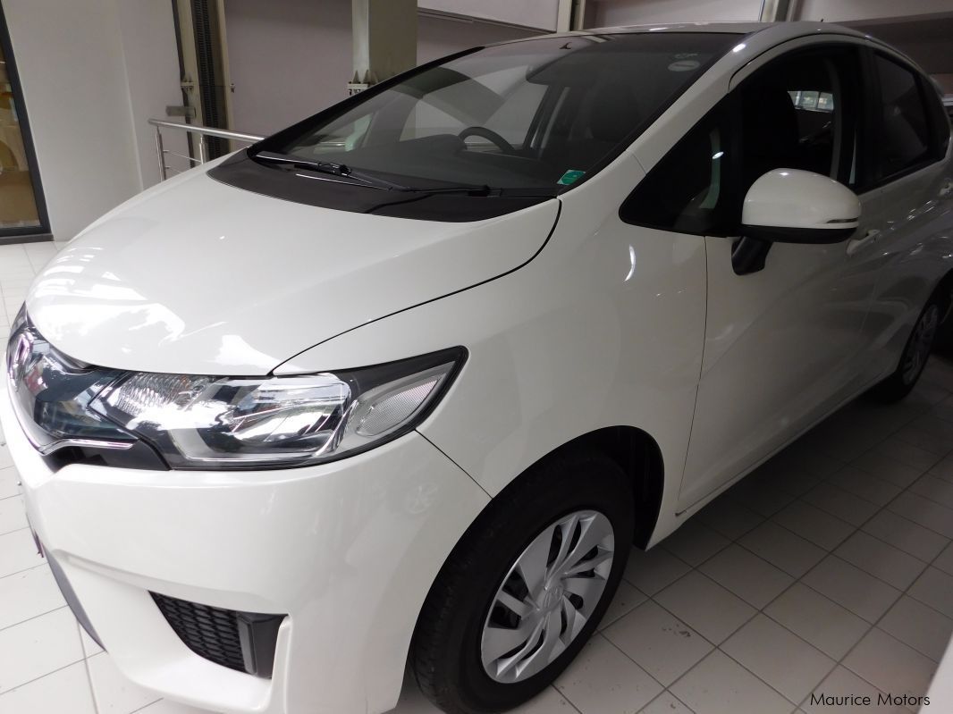 Honda FIT - PEARL WHITE in Mauritius
