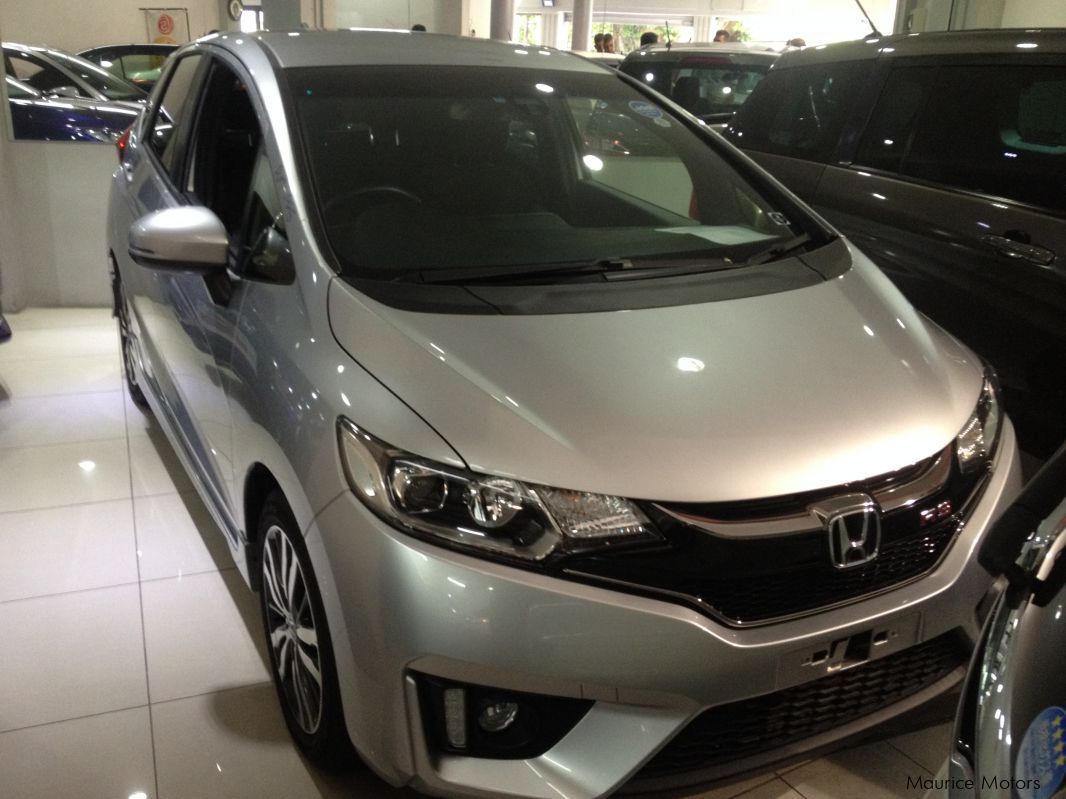 Honda FIT RS - SILVER in Mauritius
