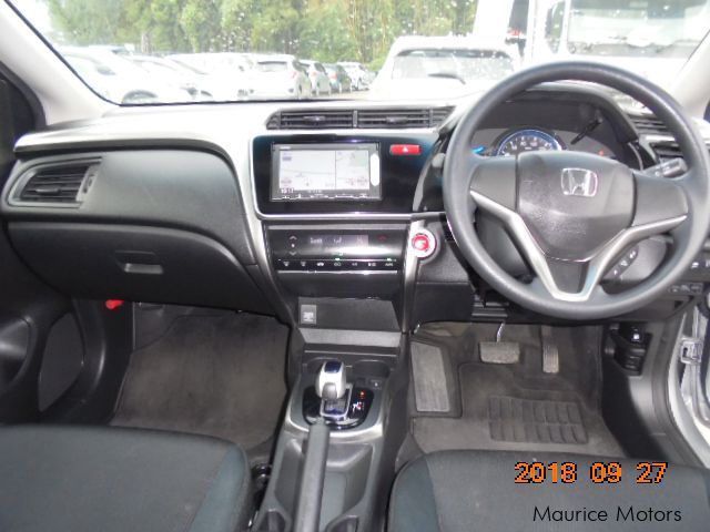 Honda Grace DX Hybrid in Mauritius