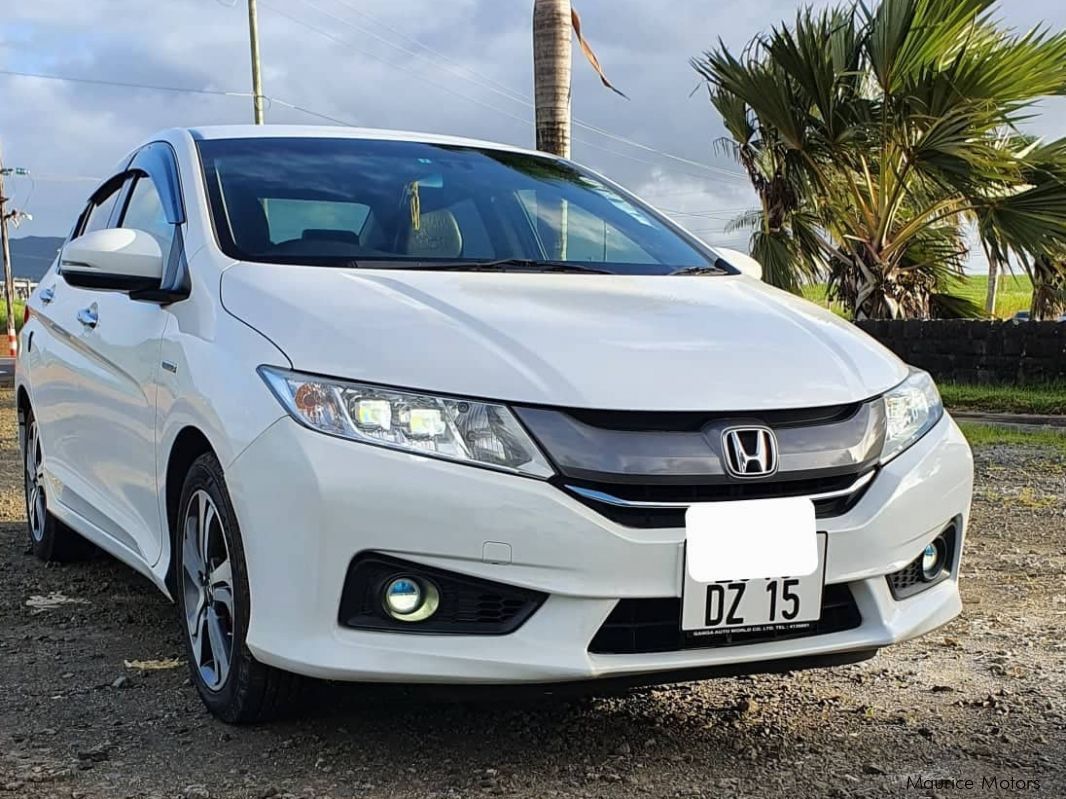 Honda Grace Hybrid Automatic in Mauritius