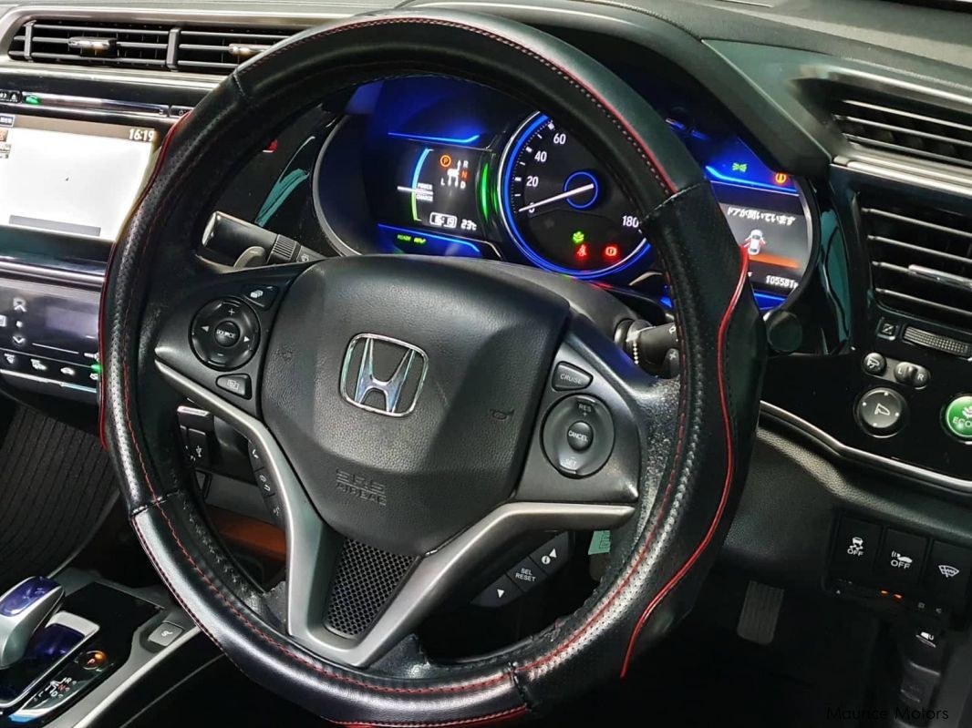 Honda Grace Hybrid Automatic in Mauritius