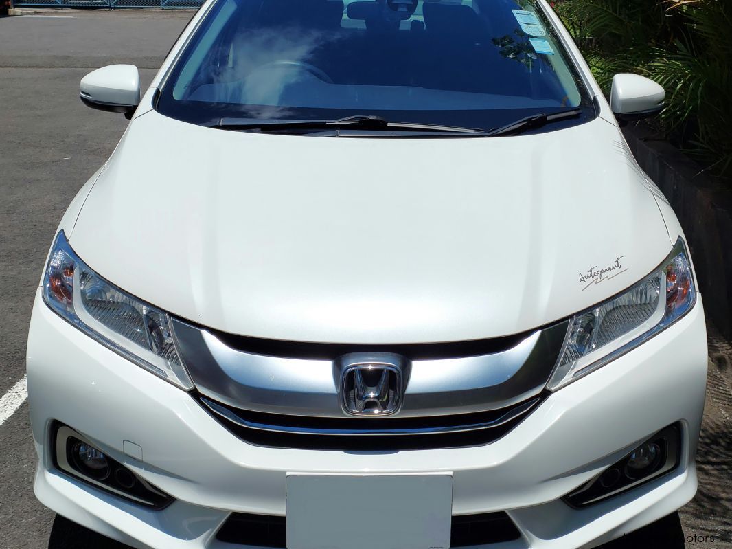 Honda Grace Hybrid in Mauritius