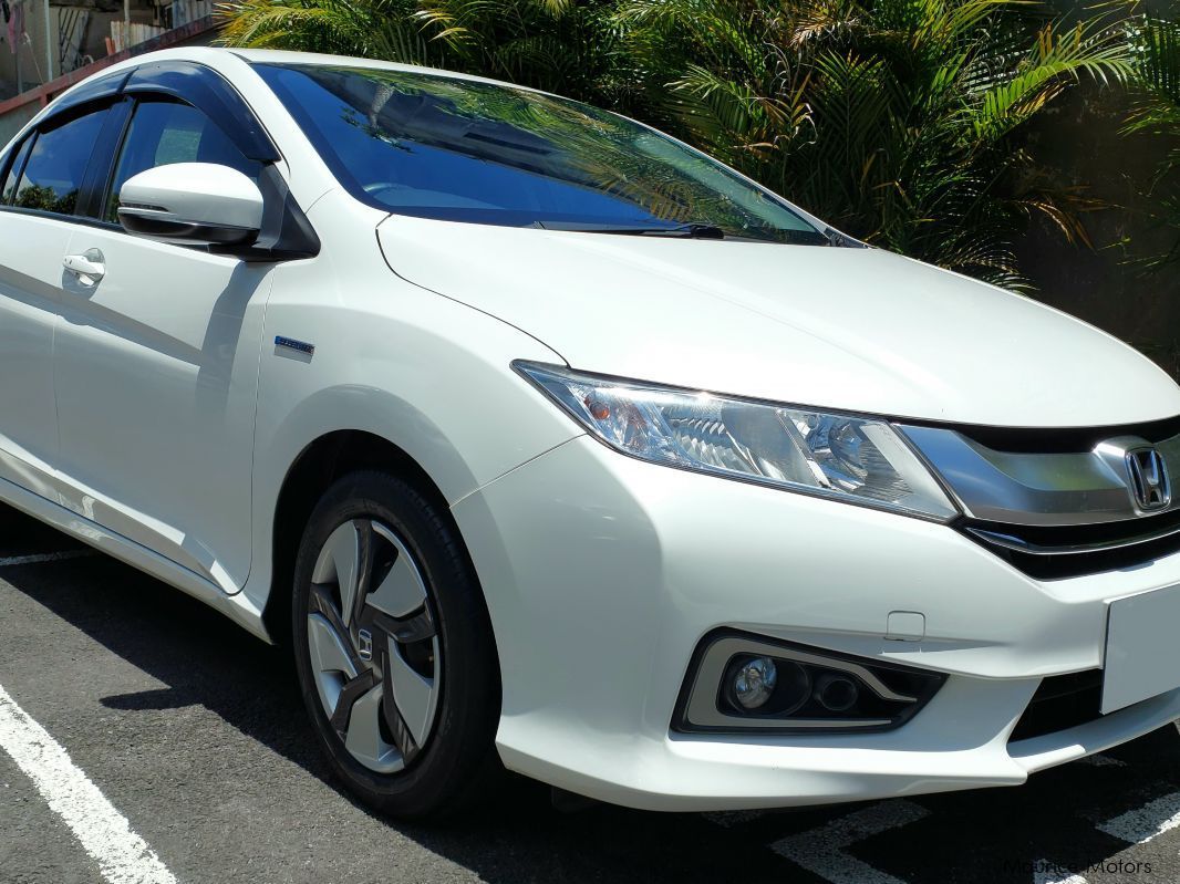 Honda Grace Hybrid in Mauritius