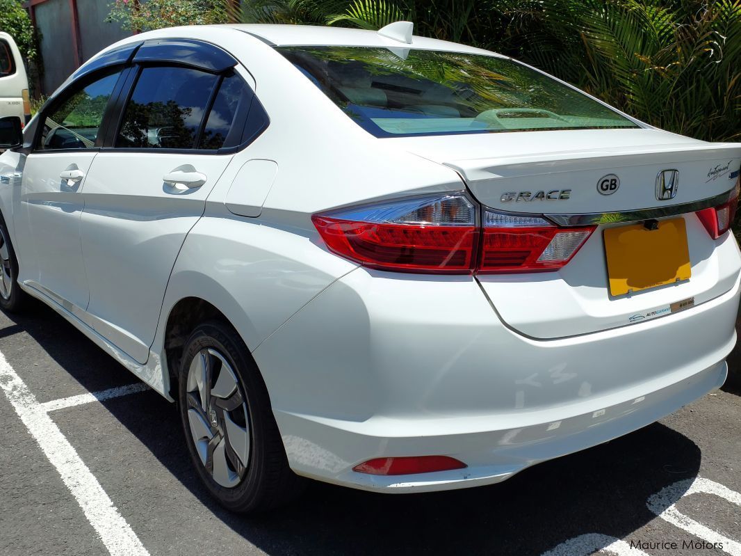 Honda Grace Hybrid in Mauritius