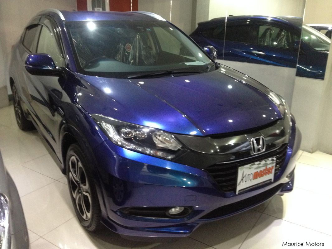 Honda VEZEL HYBRID - PURPLE in Mauritius