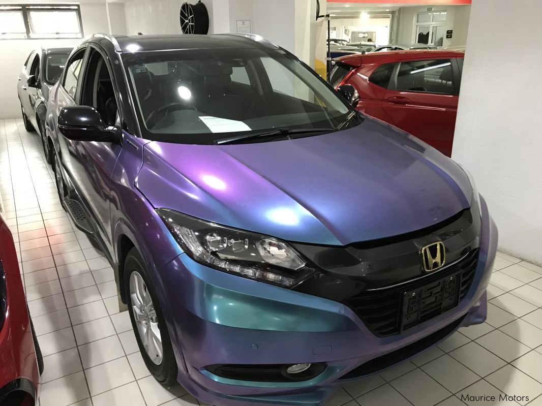 Honda VEZEL HYBRID - PURPLE in Mauritius