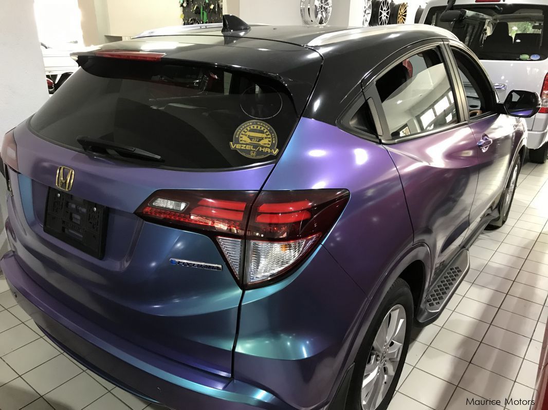 Honda VEZEL HYBRID - PURPLE in Mauritius