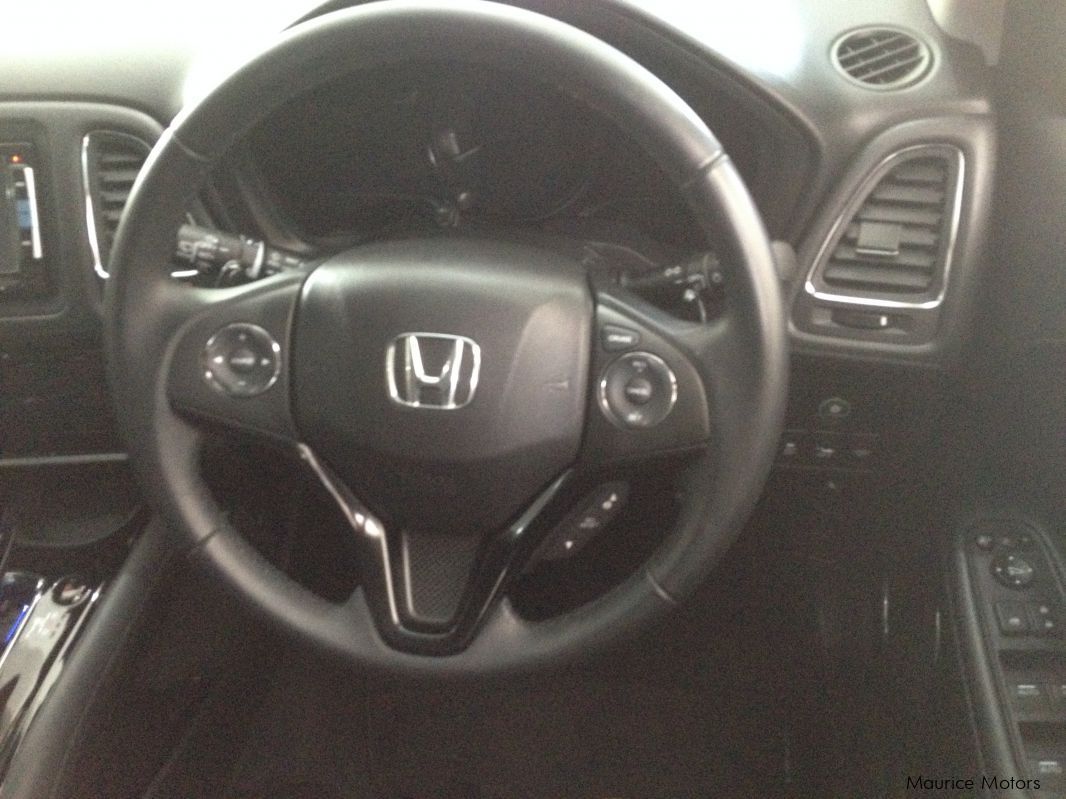 Honda VEZEL MODEL Z - BLACK in Mauritius