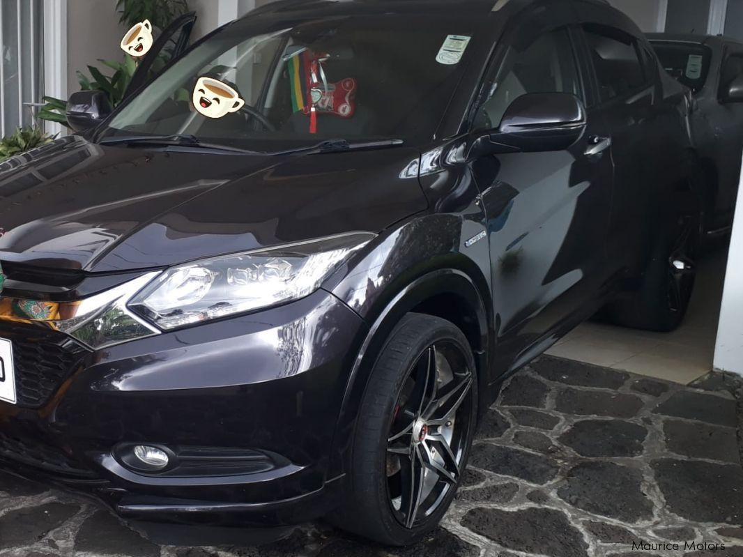 Honda Vezel RU3 in Mauritius