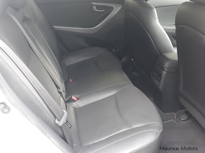Hyundai Elantra GLS in Mauritius
