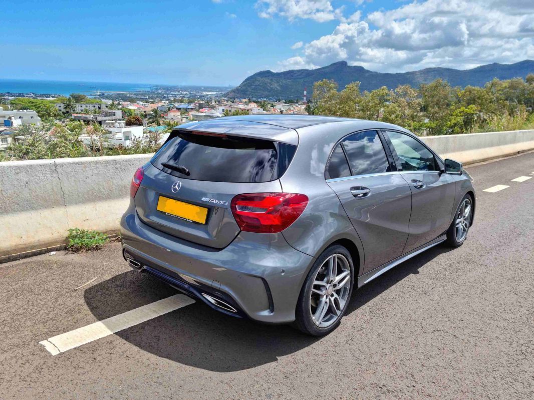 Mercedes-Benz A180 W176 Facelift 2016-2018 AMG Line in Mauritius