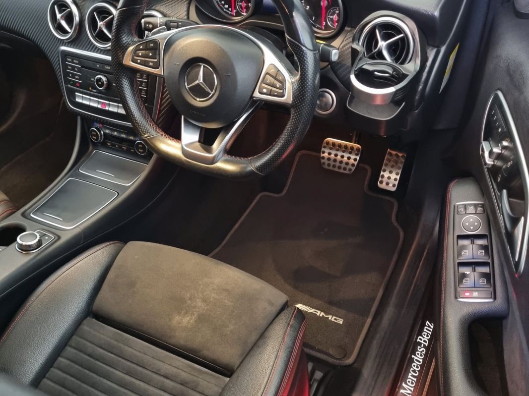 Mercedes-Benz A180 W176 Facelift 2016-2018 AMG Line in Mauritius