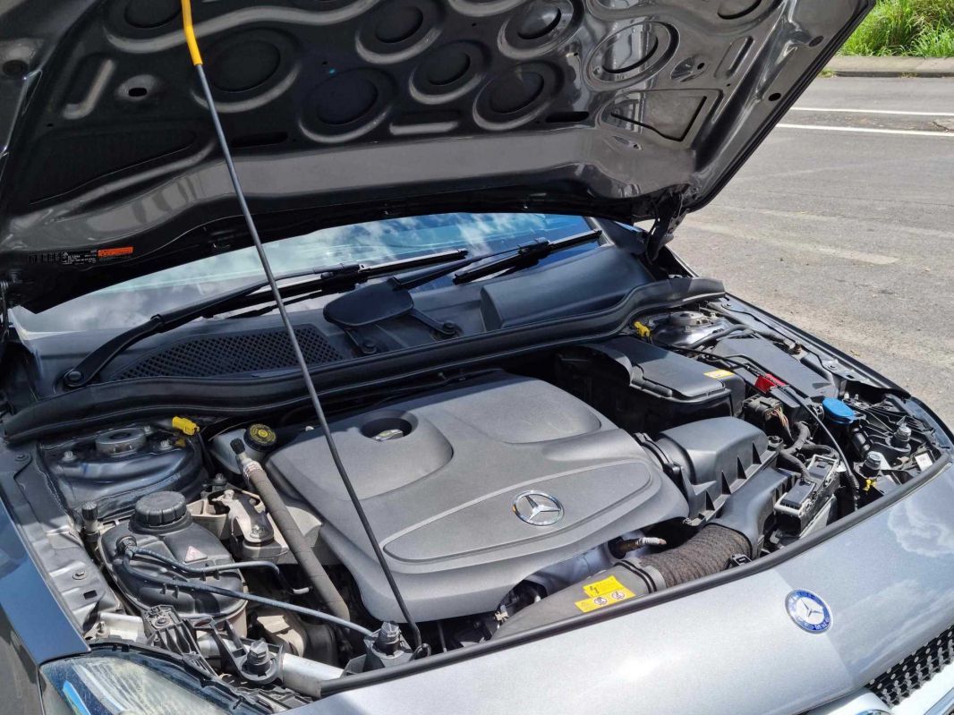 Mercedes-Benz A180 W176 Facelift 2016-2018 AMG Line in Mauritius