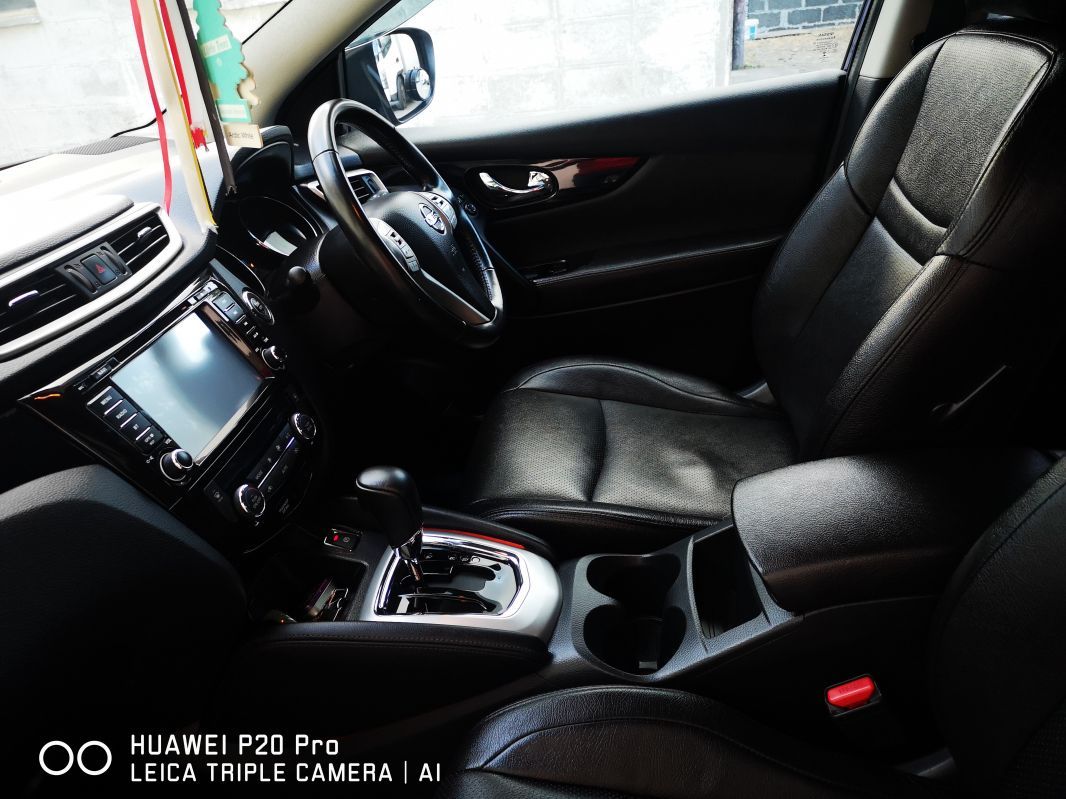 Nissan Qashqai j11 1.2 dig-t in Mauritius