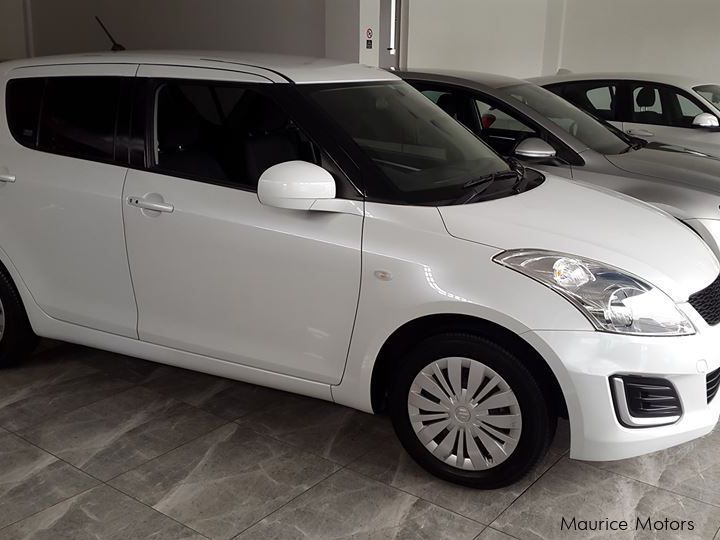 Suzuki SWIFT YR 2015 - WHITE in Mauritius