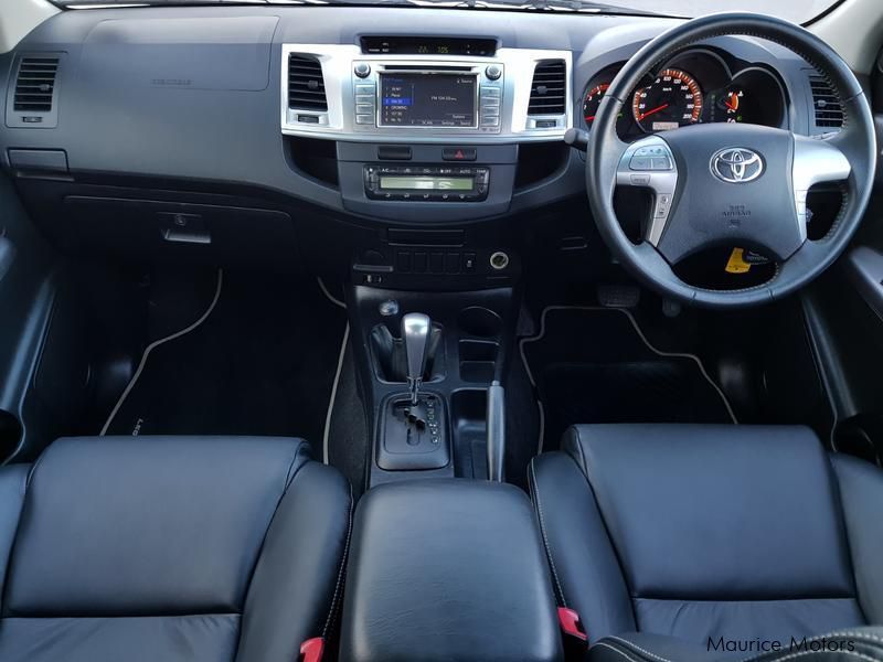 Toyota 2015 Toyota Hilux 3.0D-4D Xtra cab Raider Legend 45 in Mauritius