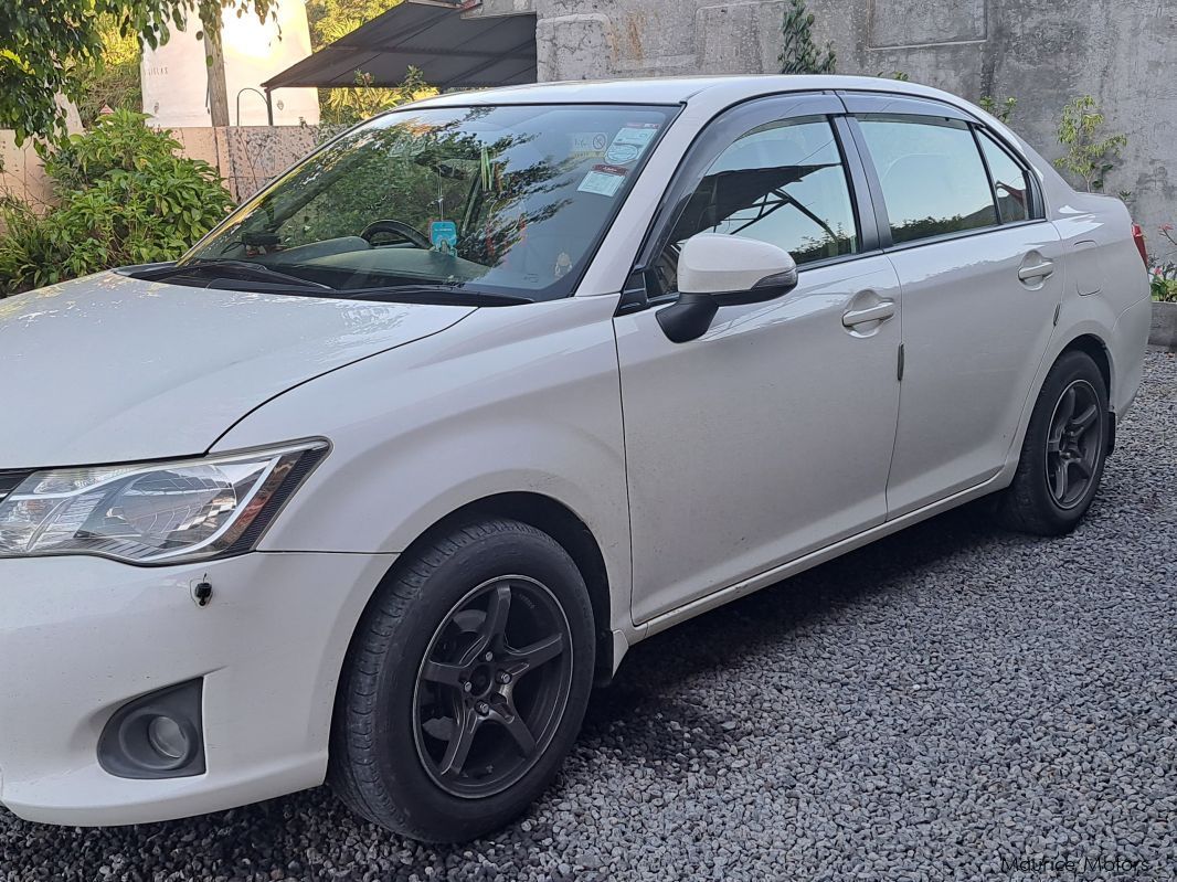 Toyota Corolla Axio 1.5 x in Mauritius