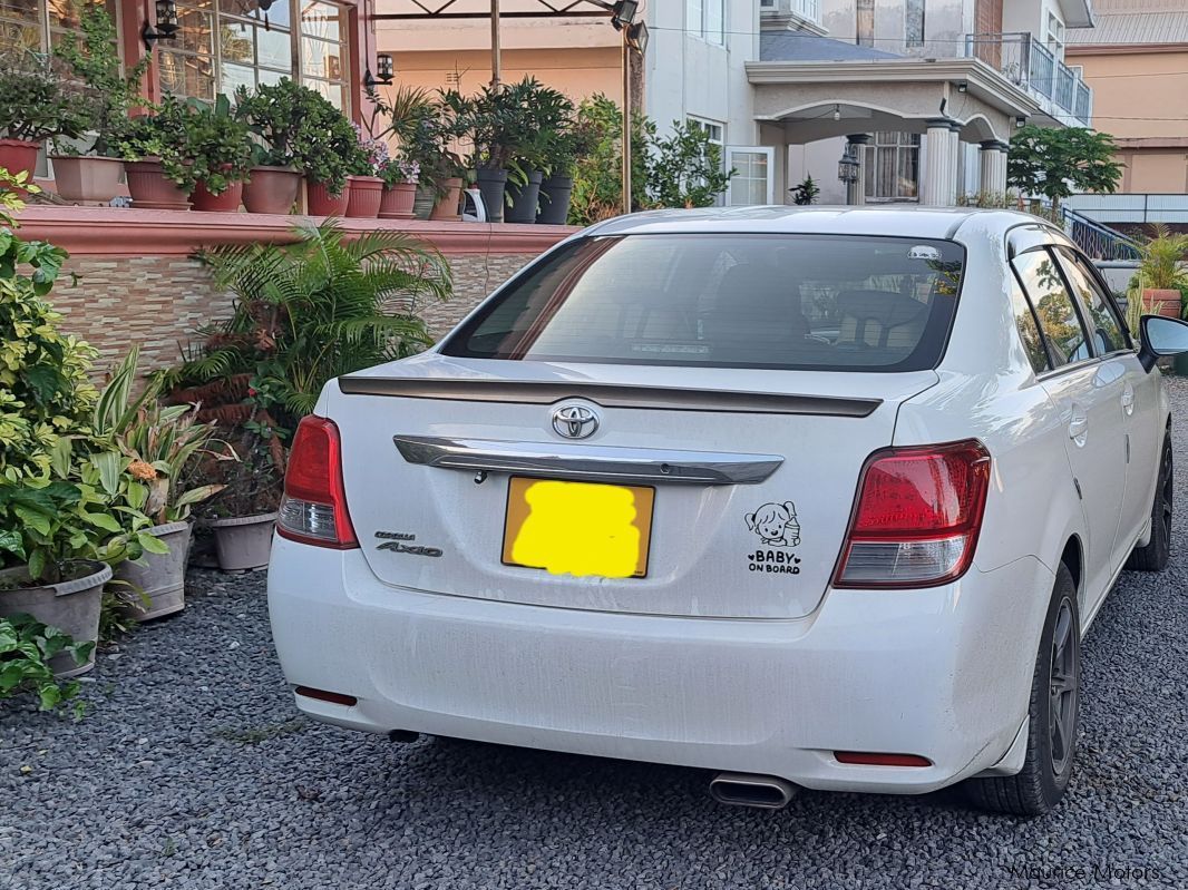 Toyota Corolla Axio 1.5 x in Mauritius