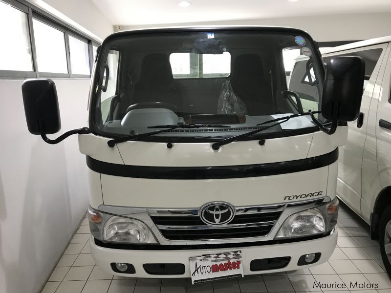 Toyota TOYOACE - WHITE in Mauritius