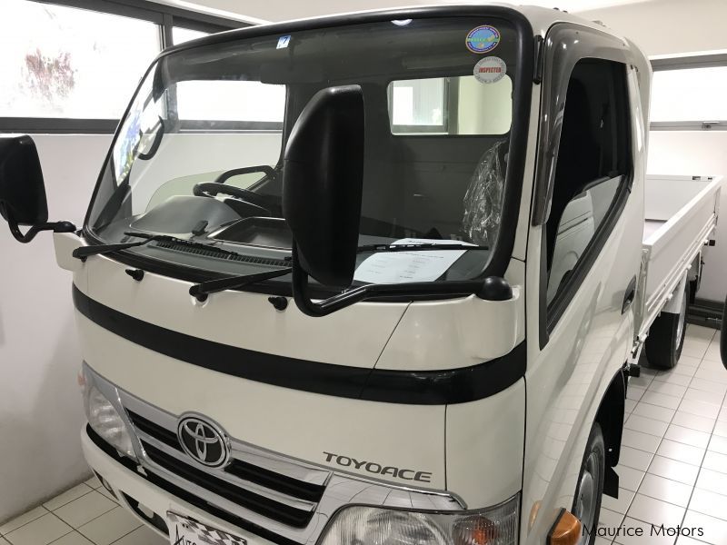 Toyota TOYOACE - WHITE in Mauritius