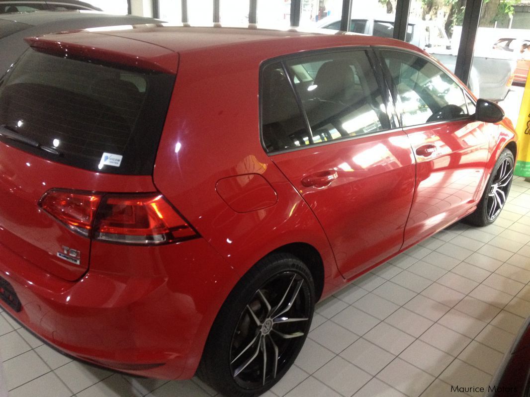 Volkswagen GOLF - RED in Mauritius