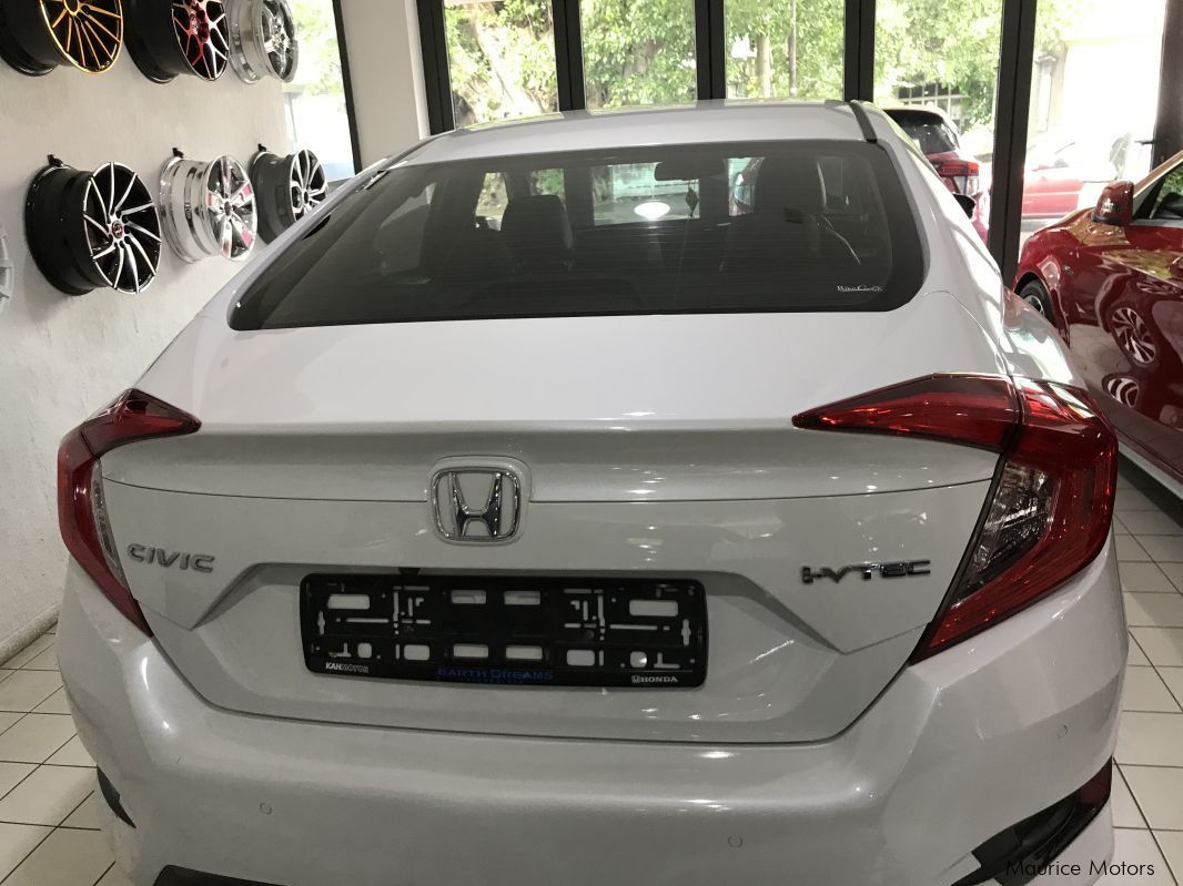 Honda CIVIC - WHITE in Mauritius