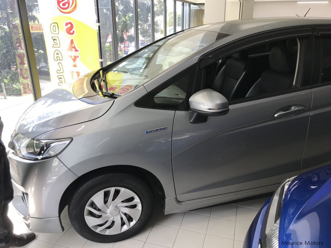 Honda FIT - HYBRID - SILVER in Mauritius