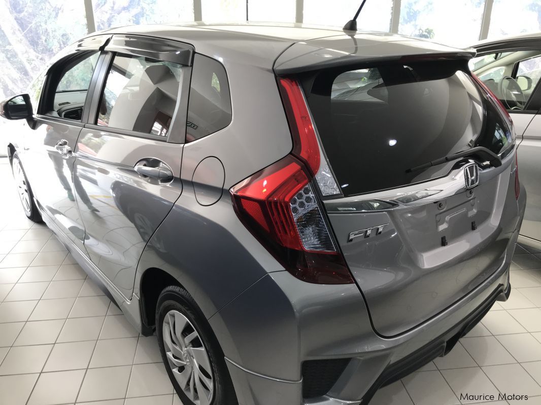 Honda FIT - HYBRID - SILVER in Mauritius