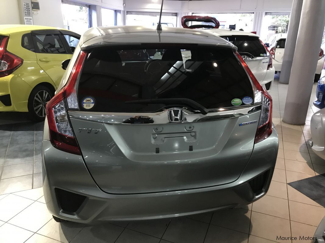 Honda FIT HYBRID SILVER in Mauritius