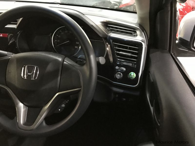 Honda GRACE - SILVER in Mauritius