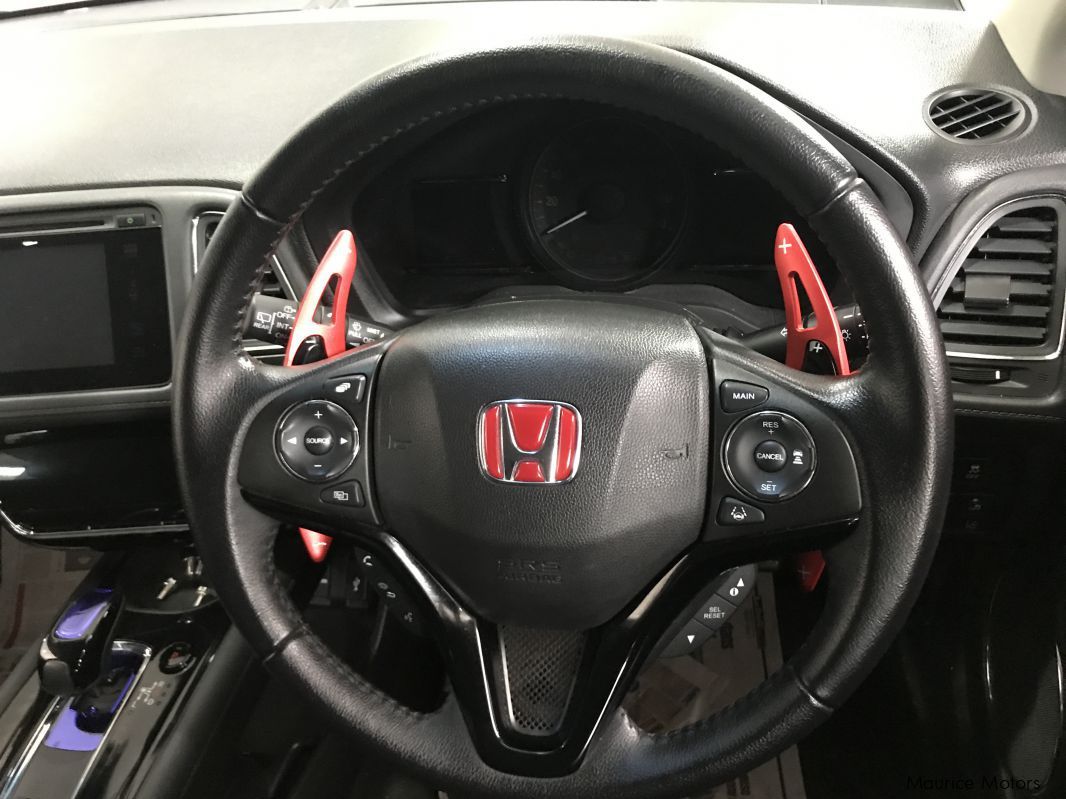 Honda VEZEL - RED in Mauritius