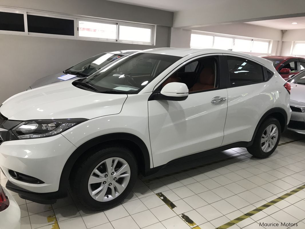 Honda VEZEL - WHITE in Mauritius