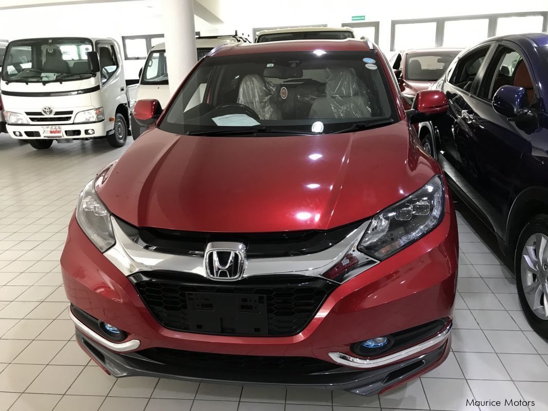Honda VEZEL HYBRID - RED in Mauritius