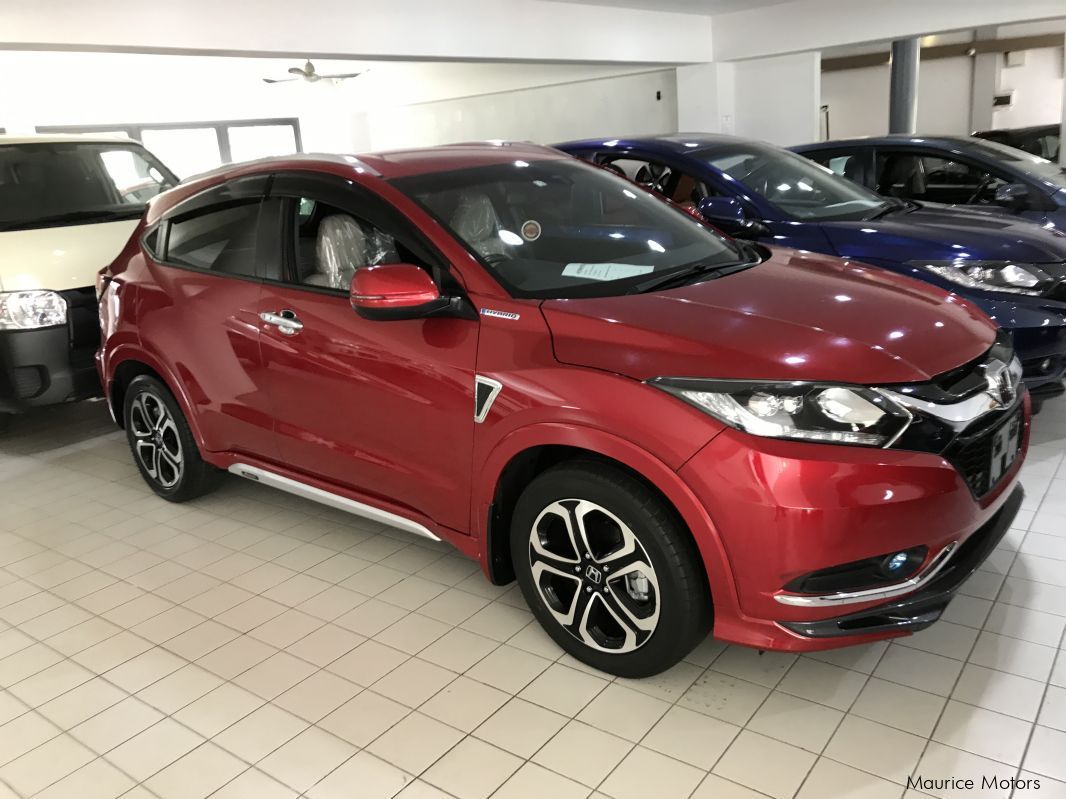 Honda VEZEL HYBRID - RED in Mauritius