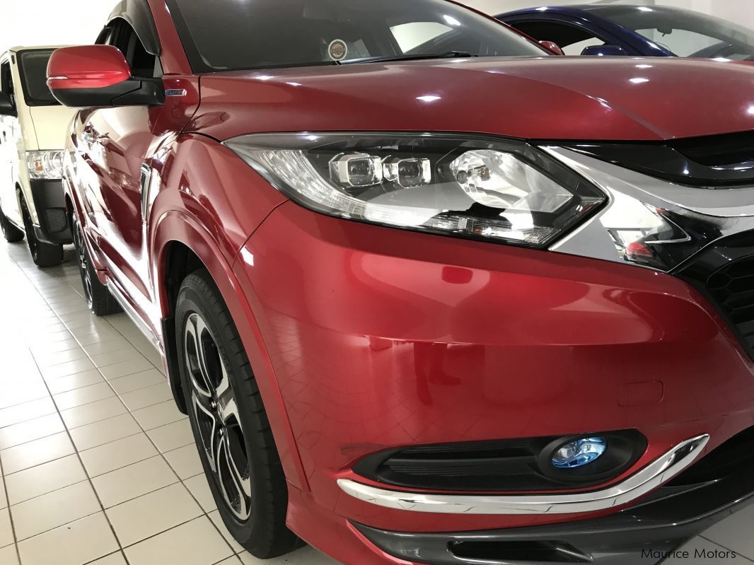 Honda VEZEL HYBRID - RED in Mauritius