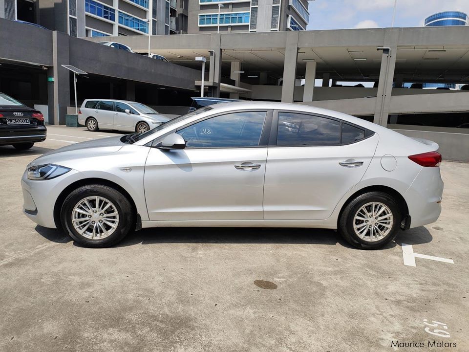 Hyundai ELANTRA 1.6 NEW SHAPE in Mauritius