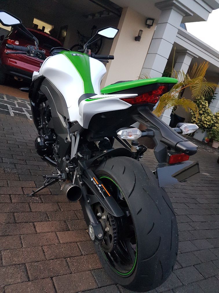 Kawasaki z1000 2016 White in Mauritius