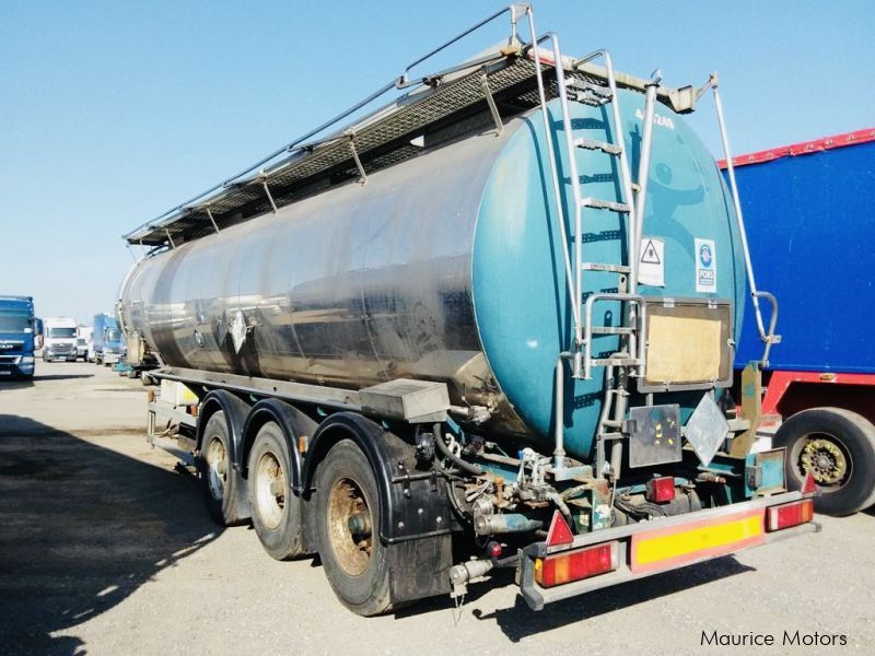 Magyar Magyar tanker trailer in Mauritius