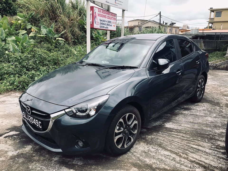Mazda 2 DELUXE SKYACTIV SEDAN 1.5 LED in Mauritius