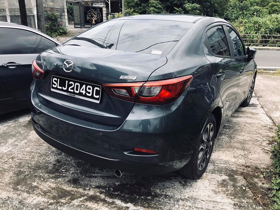 Mazda 2 DELUXE SKYACTIV SEDAN 1.5 LED in Mauritius