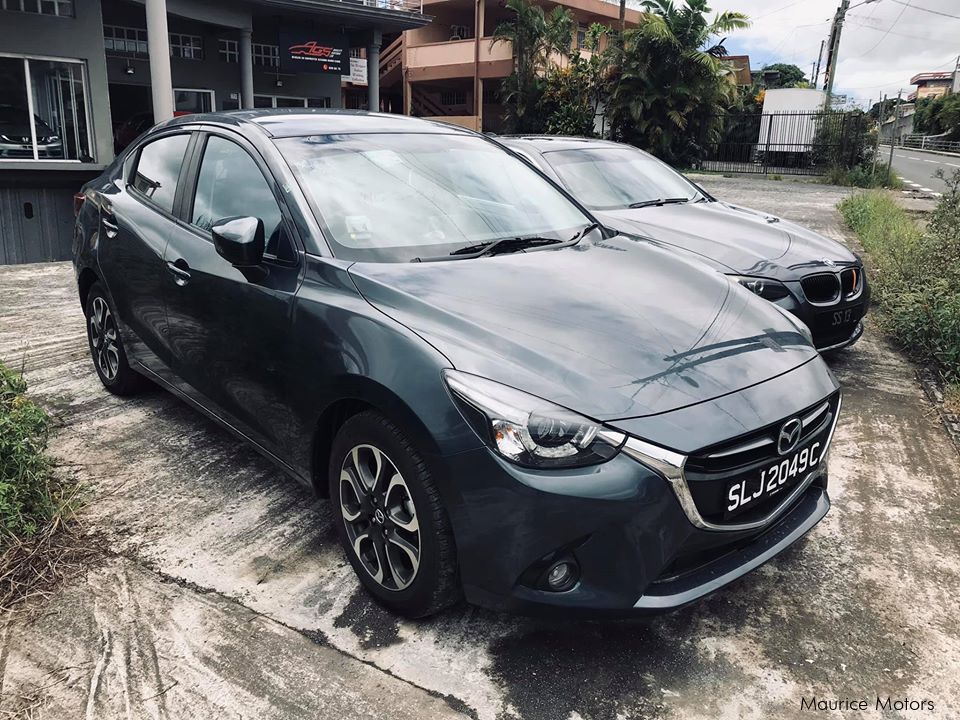 Mazda 2 DELUXE SKYACTIV SEDAN 1.5 LED in Mauritius