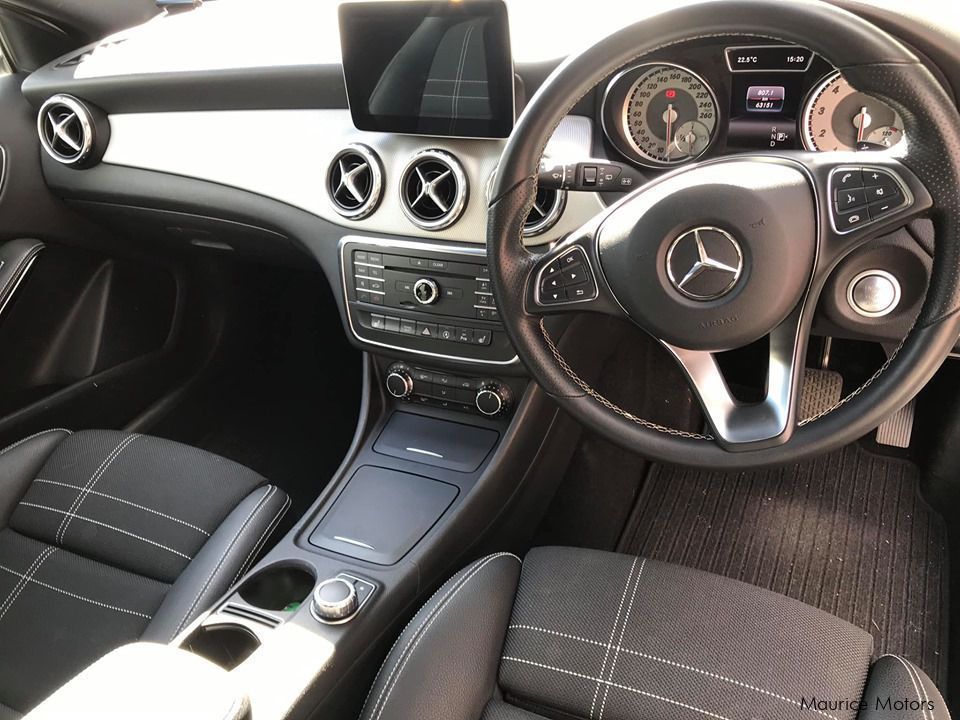 Mercedes-Benz CLA 180 STEPTRONIC - 1600cc Turbo in Mauritius